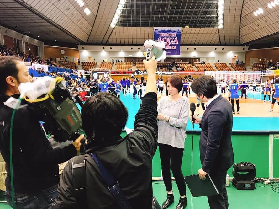 高橋みゆきのインスタグラム：「仕事初めは🏐Vリーグの解説させていただきました🙏不慣れな解説…💦でも吉村キャスターさんやスタッフさんのおかげでなんとかやりきりました❣️ありがとうございました🙏 #富山 #バレーボール #Vリーグ #解説」