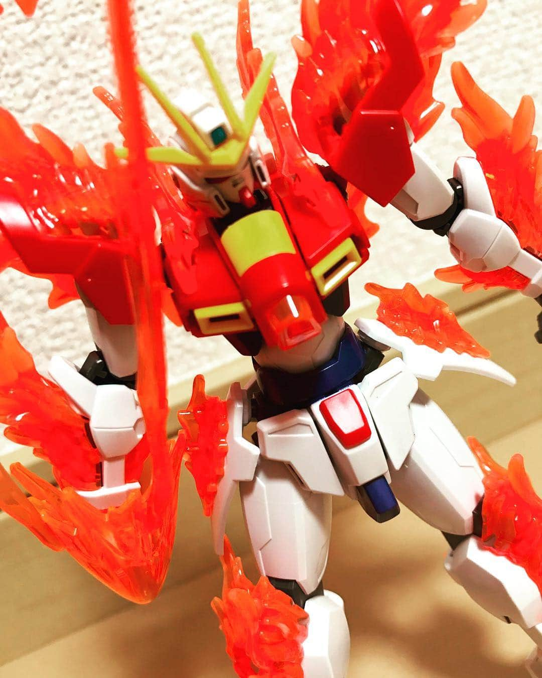 夏日凜子さんのインスタグラム写真 - (夏日凜子Instagram)「#1日1プラモ  ガンプラHG1/144 【トライバーニングガンダム】 楽しかったー！！ 色分けもめちゃくちゃ可愛いし、エフェクトパーツがなにより豊富で楽しいです✨ バーニングバーストシステム🔥 熱い🔥💕💕💕 最近の素組みで1番楽しかったのではないかな笑 これは塗装したい！  #プラモ声優 #プラモ狂子 #ガンプラ #ガンダム #ガンダムビルドファイターズトライ #トライバーニングガンダム #gunpla #gundam  #プラモデル女子 #プラモデル好き #素組み #模型 #ガンプラ女子 #cooljapan #anime #cool」1月6日 19時01分 - natsuhi818