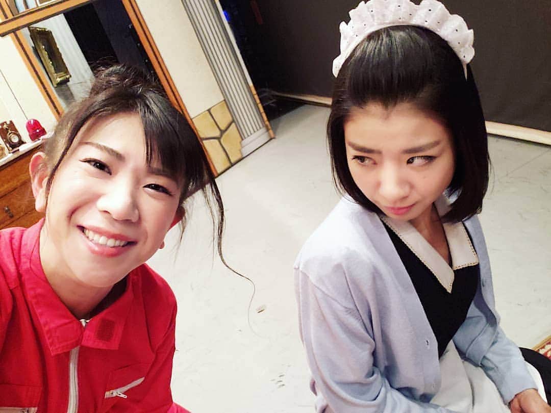 服部ひで子のインスタグラム：「安世姉さん💐 ご結婚おめでとうございます(´▽`人)ﾟ+.ﾟ  お写真撮りましょう。って言ったら イヤ！って睨んでくる、あまのじゃくな安世姉さんも、 結果、ちゃんと撮ってくれる優しい安世姉さんも、どちらも大好きです😚💕 ゆうへいさんと安世姉さんの 末永いご健康とご多幸を、心よりお祈りします❤️👫❤️ #吉田たち さん #ゆうへい さん  #吉本新喜劇 #井上安世 姉さん 💚幸せな気持ち(*^^*)(*^^*)💚」