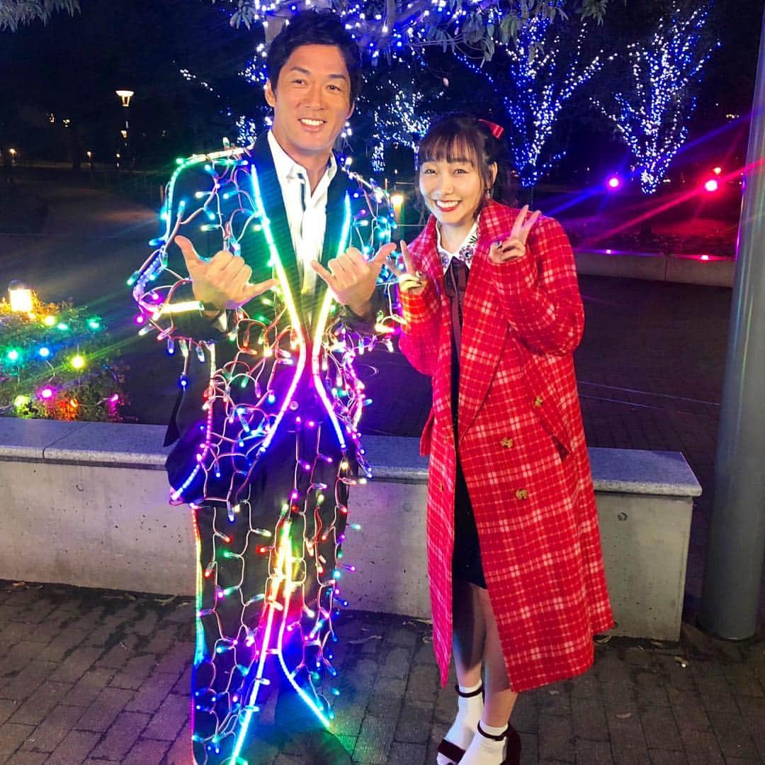 須田亜香里さんのインスタグラム写真 - (須田亜香里Instagram)「1月4日(金) フジテレビ【 #キスマイ超busaiku 】 長嶋一茂さんのご指名で、彼女の誕生日にするサプライズデートの相手として出演させていただきました！ そのご縁でスタジオ収録にもお邪魔出来て、本当に光栄でした！ その時の全身写真が私のケータイにないけど、スタジオ収録での衣装の靴がmiumiuで密かにウキウキしてた💕 デートロケのコーディネートもすごく可愛かったし @samukashiwagi さんに感謝感謝です😊  #キスブサ  #長嶋一茂 さん  #歩くデコトラ  #サプライズデート  #お金がかかるデート  #亜香里と俺だけの花火大会  #冬の花火 #動画」1月6日 20時40分 - akarisuda