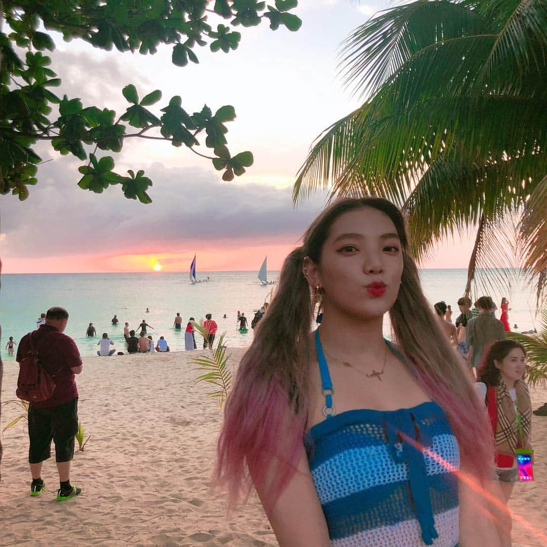 須田アンナさんのインスタグラム写真 - (須田アンナInstagram)「. Beautiful sunset☁️💖 #Boracay🇵🇭 #アンエンユリの冬休み」1月6日 20時57分 - annastagram.official