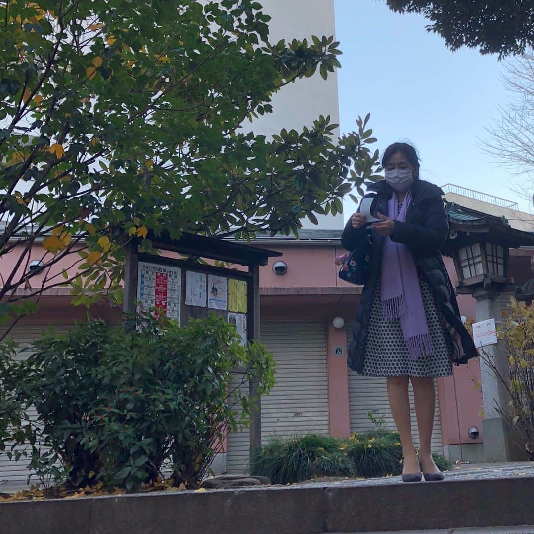 岡村孝子さんのインスタグラム写真 - (岡村孝子Instagram)「今年のお正月は、の〜んびりと東京で過ごしました。 良く食べて、寝ましたー✨  神社に初詣に行ったり、福袋を求めて出かけたり(行った時には、もう残ってませんでした！)😆 ゆっくりまったり穏やかな時間でした。  皆さんは、いかがお過ごしでしたか？  さあ、明日からレコーディングです。無病息災を願って七草粥を頂いて 出かけたいと思います🤗  #七草粥 #初詣」1月6日 21時52分 - okamuratakako_official