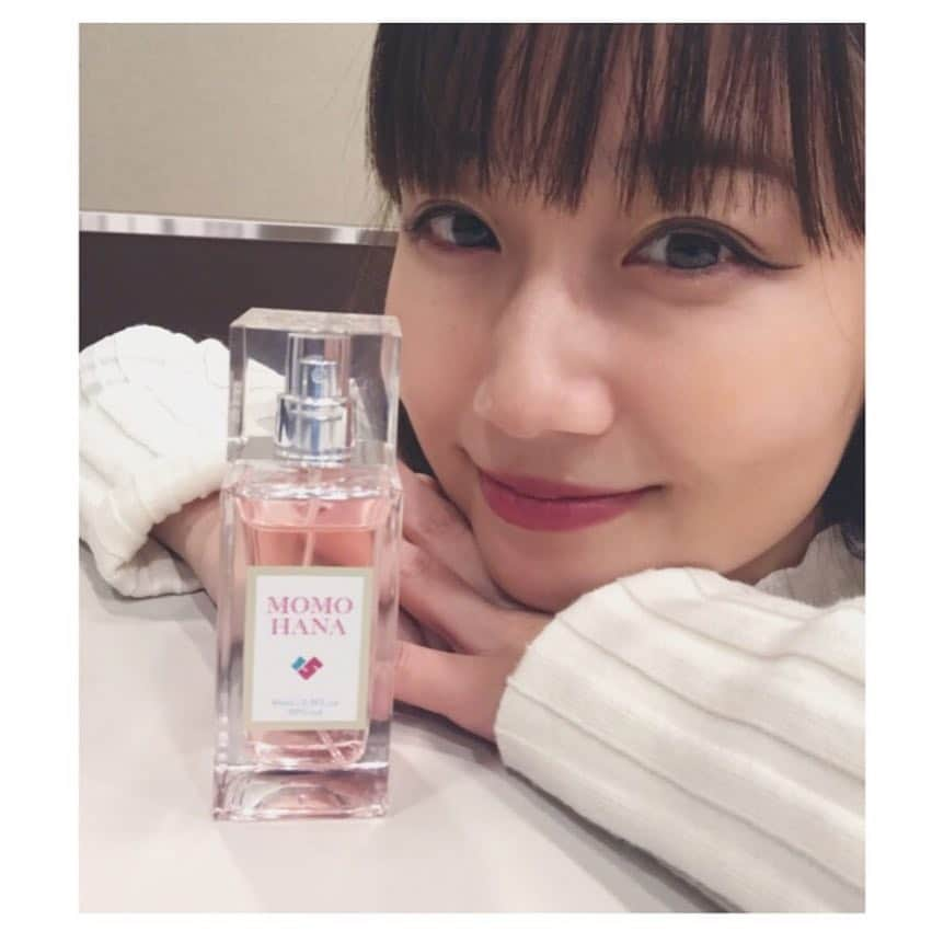 大塚愛さんのインスタグラム写真 - (大塚愛Instagram)「桃ノ花ビラからは このアイテム。  フレグランスで癒し空間。  AIO　#best #album  #now #on #sale #桃ノ花ビラ #桃花 #fragrance #goodnight  #明日 #から #頑張ろう #ゆらゆら」1月6日 21時43分 - aiotsuka_official