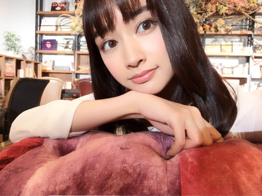 小泉遥さんのインスタグラム写真 - (小泉遥Instagram)「ひょっこり。」1月6日 23時55分 - koiharu_official