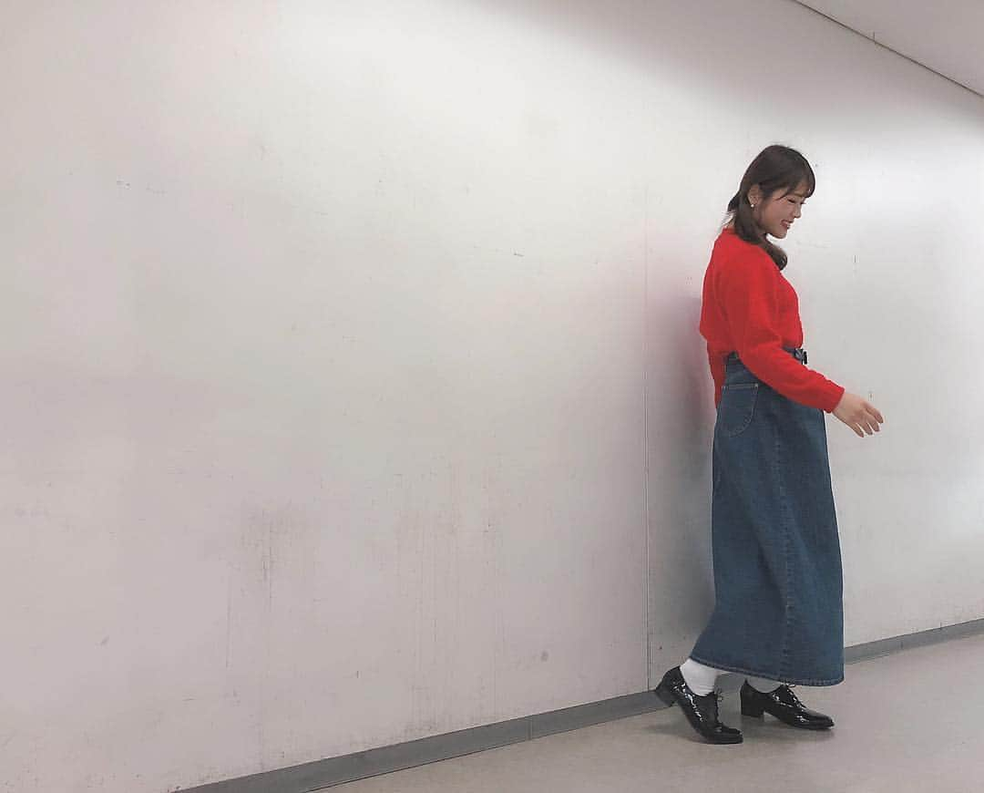 渋谷凪咲さんのインスタグラム写真 - (渋谷凪咲Instagram)「とことこナギッション 🎓👖❤️ . . Knit #jamiesons skirt #lee socks #uniqlo shoes #古着 . . #fudge さん大好きで、fudgeさんに載ってたニット🧶 . @fudge_magazine さん本当可愛くて、こんな風な お洋服になりたいなあ☺️🌼 . . #ナギッション #握手会 #私服 #ootd #knit #シンプルコーデ」1月7日 0時08分 - nagisa_nikoniko