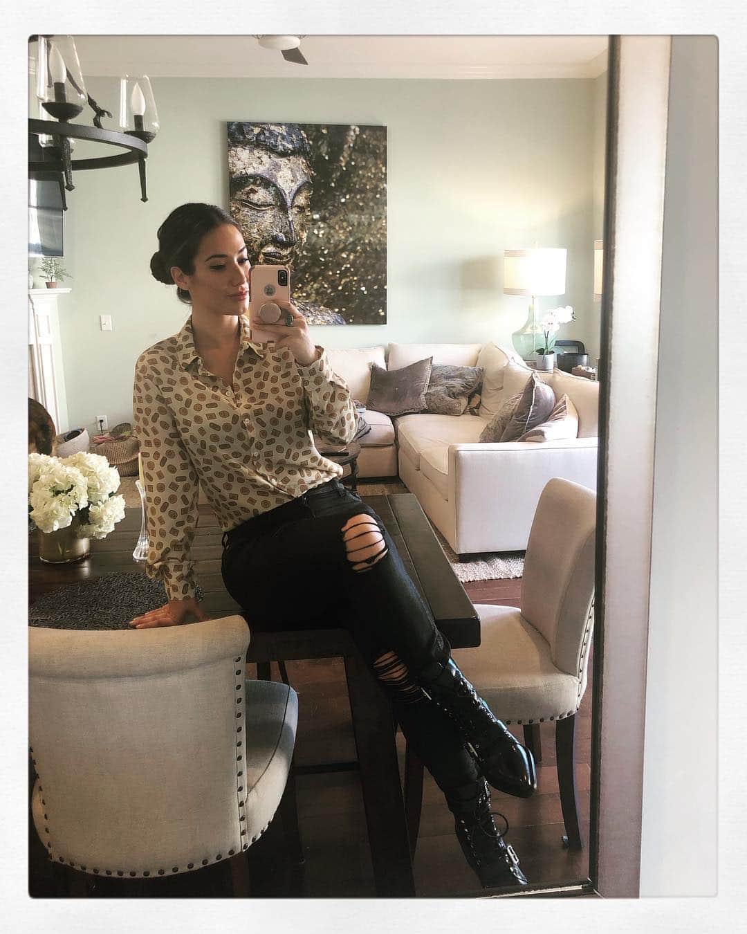 Eva Loviaさんのインスタグラム写真 - (Eva LoviaInstagram)「2019 is the year I don’t leave the house without a proper outfit. Let’s see how long this lasts.」1月7日 0時59分 - evalovia