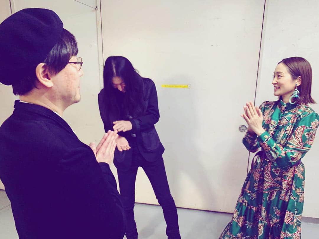 安藤裕子さんのインスタグラム写真 - (安藤裕子Instagram)「アコースティックツアー最後の一本。 お付き合い頂き本当にありがとうございました。 私にとっては大きな門出です。 また、歌えるように。 また会えるように。  まずは背中治そっと。  #安藤裕子  #中野ゼロホール #名越由貴夫  #山本隆二」1月7日 1時28分 - yuko_ando