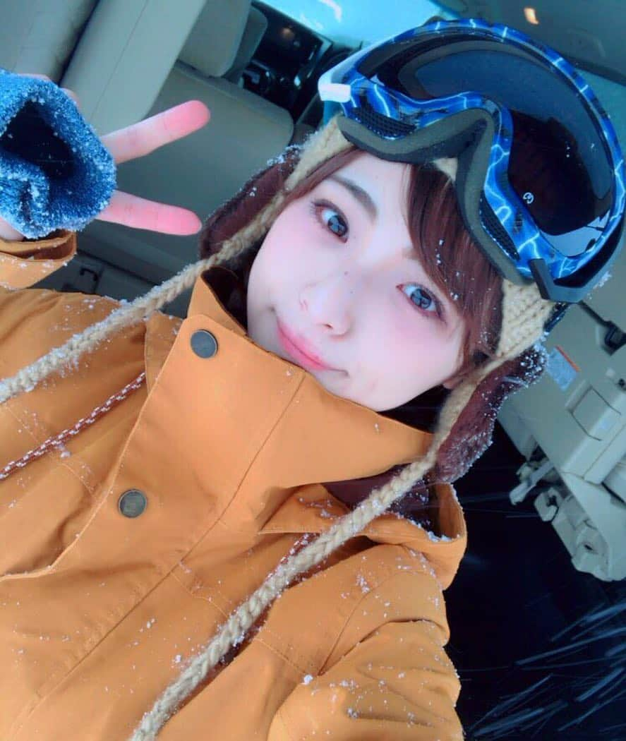 片岡沙耶さんのインスタグラム写真 - (片岡沙耶Instagram)「. 人生初スノボ滑ってきたよ〜❄☃ . . . #片岡沙耶 #gravure #スノボ #ウィンタースポーツ  #アクティビティ #スノーボード #雪」1月7日 4時45分 - kataoka_saya38