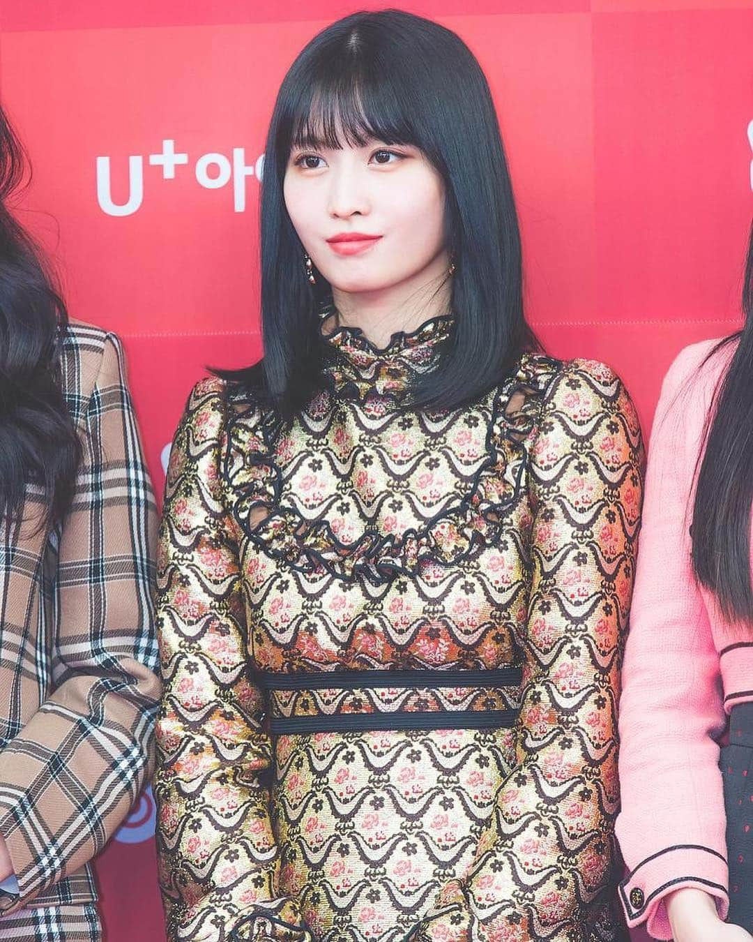 モモさんのインスタグラム写真 - (モモInstagram)「♡ [Fantaken] 190106 - Golden Disc Awards Red Carpet - #GetWellSoonMomo ❤️ #MOMO #트와이스 #모모 #平井もも #もも #TWICE © press」1月7日 17時27分 - momojype