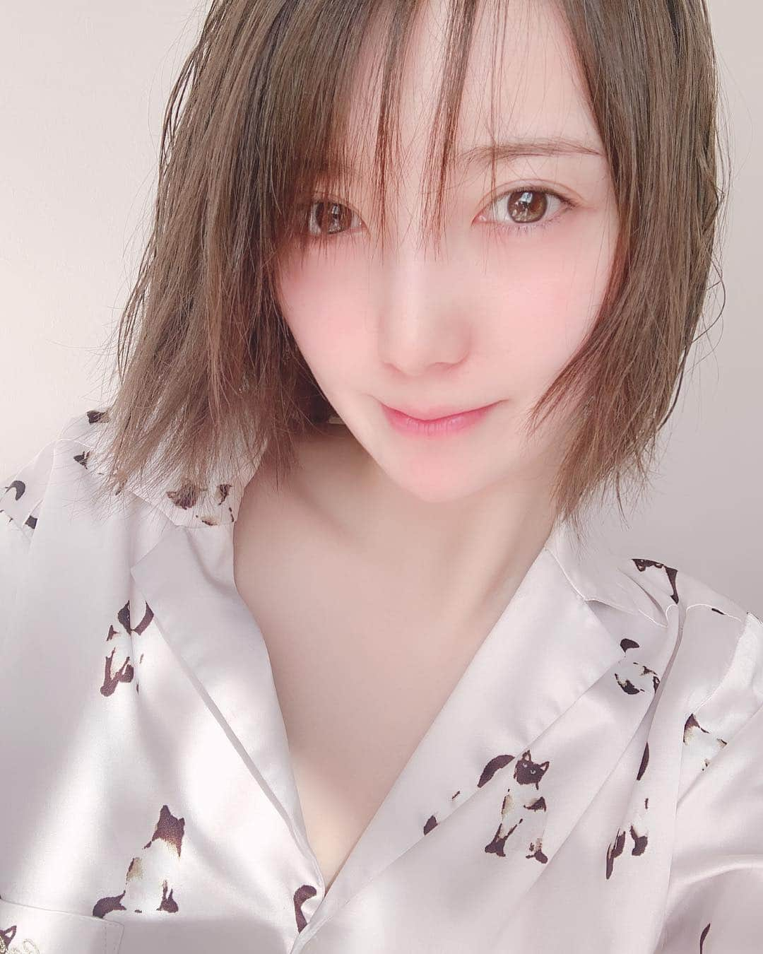 堀みづきさんのインスタグラム写真 - (堀みづきInstagram)「Good morning~🐈☀️ めずらしく朝風呂🛁 今日から仕事初めの方が多いのかな？ 楽しんで頑張りましょっ💪✨ #おはよう #ねこパジャマ #すっぴん幼い」1月7日 10時45分 - mizuki_027