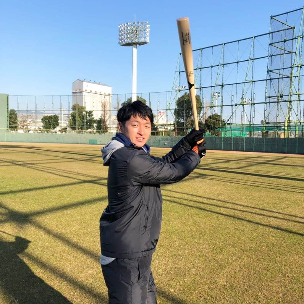 阪神タイガースさんのインスタグラム写真 - (阪神タイガースInstagram)「ドラフト1位近本選手が西宮市内で自主トレ公開！ 近本選手「「本当にいよいよ始まるなという心境です。１日１日を大切にして、日本一に向けて1年目からチームの戦力になれように頑張ります！」 #近本光司 選手 #5 #自主トレ #ぶち破れオレがヤル #阪神タイガース」1月7日 14時04分 - hanshintigers_official