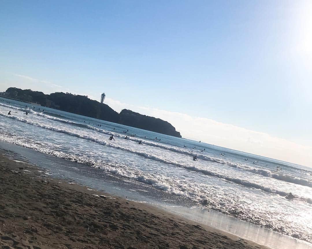 小野麻亜矢さんのインスタグラム写真 - (小野麻亜矢Instagram)「江ノ島。 海が綺麗に見える笑 もっと茶色いイメージ。 一人えのすい以来のえのすい。 今は山が見たい気分♪  #海派か山派か #江ノ島 #江の島水族館 #カワウソブーム #イルカショー激混み #高速から見える富士山綺麗」1月8日 2時16分 - ono_maaya