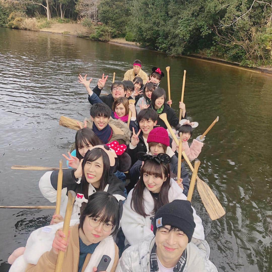 小倉可愛のインスタグラム：「・ 総勢21人？でディズニー！！ ・ ・ 今年もみんなと一緒にがんばるでぇ！」