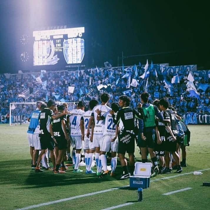 ペ・スンジンのインスタグラム：「새로운 도전.경남fc.잘부탁드립니다~!^^ . . 日本の 皆さん、きょねん1年間 おつかれさまでした。そして、新年明けましておめでとうございます。チームの 発表が きょうなったので、あいさつが おそくなりました。今年からKリーグの慶南fcチームへ移籍することになりました。 たくさんの悩みと思いながら、まだもっと高いところに向けて挑戦して発展したくて移籍を決心しました。サッカー選手として一番愛され応援を受けた横浜fcサポーターの方々に心よりお礼申し上げ、これからも多くの応援をお願い致します。もう一度感謝します。 . . #경남fc  #横浜fc #k리그 #jリーグ」