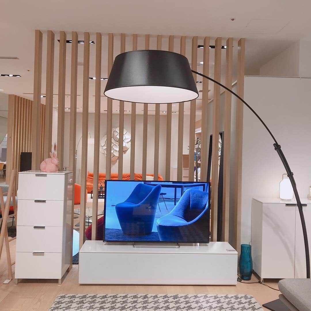 ligne roset shopのグルメインスタ