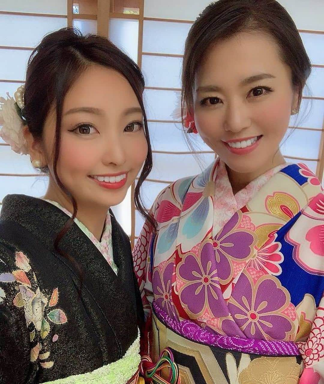 佐野真彩さんのインスタグラム写真 - (佐野真彩Instagram)「まことちゃん(@makoto666_ )久しぶりに会えた❤️ 新旧RIZINガール🥊 サマスタの司会も以前務めてくれました！ みさとん(柏木美里ちゃん)はレースクイーン同期✨相変わらず可愛くて癒されたよ☺️ 初めましてのめぐむちゃんもありがとうございました🌸 ・ 撮影会ソロでやってるので控え室で一緒になるの珍しいので嬉しかった☺️ ・ 明日は自転車ロケとニュース！ 朝がかなり早いので早く寝なきゃ😪 ・ #RIZINガール #レースクイーン #花田苑 #ラウンドガール」1月7日 20時05分 - sano.maya