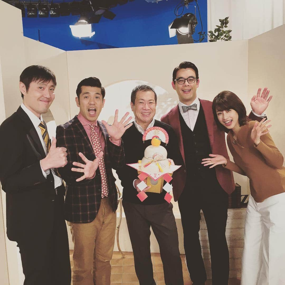 加藤綾子さんのインスタグラム写真 - (加藤綾子Instagram)「* 皆さま明けましておめでとうございます🎍 2019年仕事始めは「SNS英語術」でした🙆‍♀️✨ 何だか仕事始めは忘れ物しそうになったりボケボケしちゃってましたが、、、😂 無事終わってホッ♡ 2019年もどうぞよろしくお願い致します🐗 #ガレッジセールゴリさん #佐々木俊尚さん #Gカズオペニャさん #内藤陽介さん」1月7日 21時27分 - ayako_kato.official