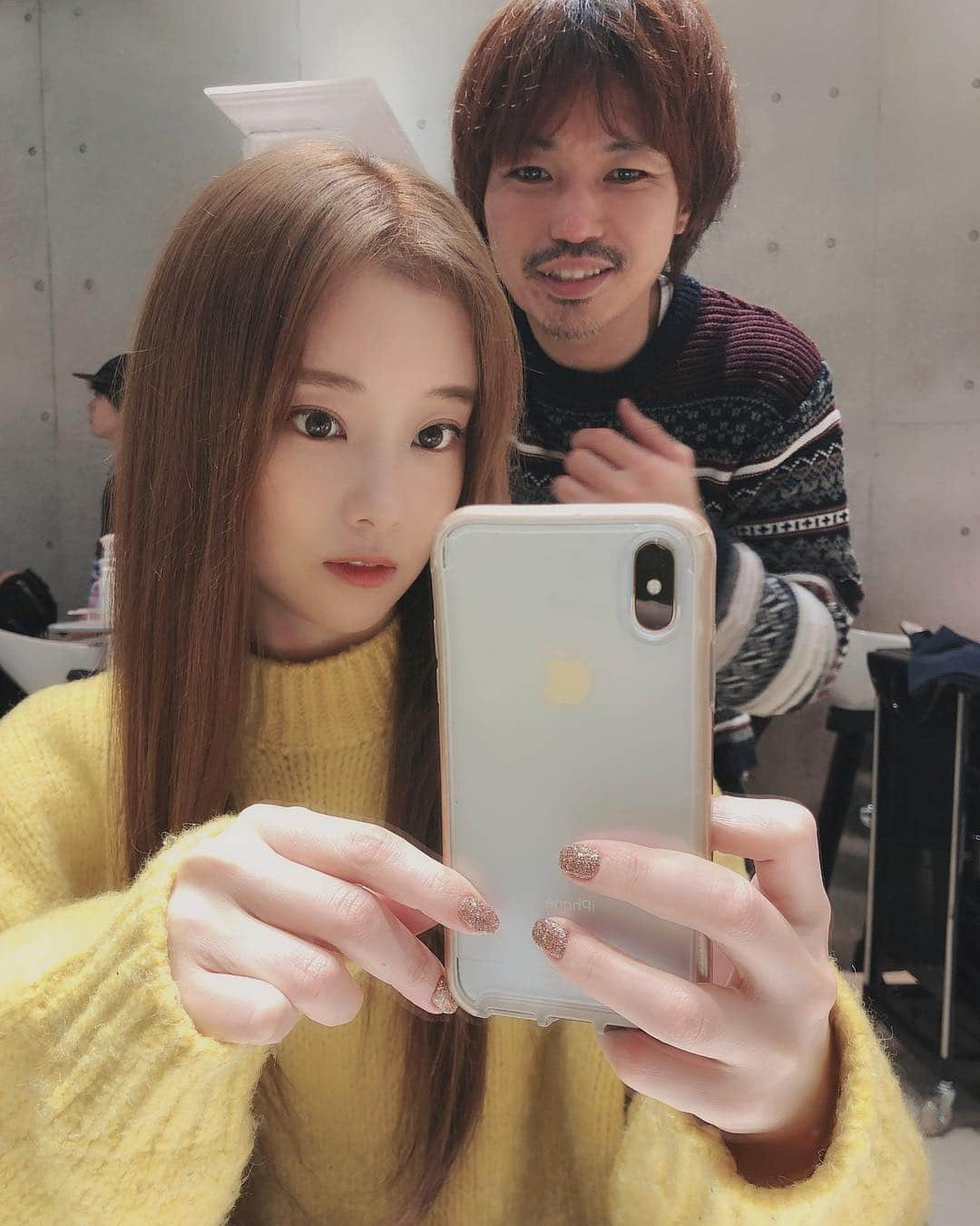 重盛さと美さんのインスタグラム写真 - (重盛さと美Instagram)「今年も髪の毛よろしくです♡ #アフィーロ#渋谷#小吉さん また黒髪にしたくなってきたぁああ🙈！」1月7日 22時22分 - satomi_shigemori