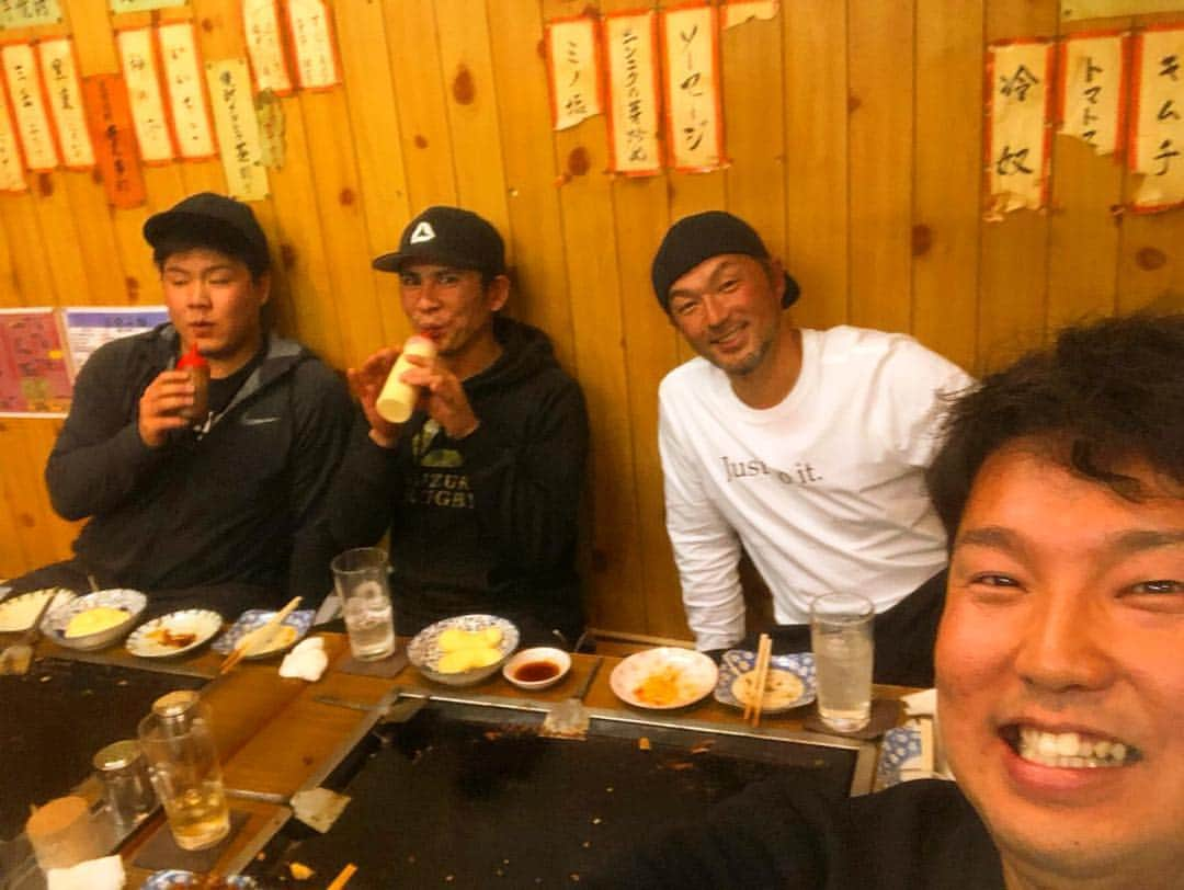 森原康平さんのインスタグラム写真 - (森原康平Instagram)「. . 明日から京都自主トレ💪 決起集会での一枚です😆 . . #寺原隼人 さん #福山博之 さん #サブさん #石原彪 #森原康平 . . #自主トレ #京都 #よろしくお願いします」1月7日 22時51分 - kohei_morihara