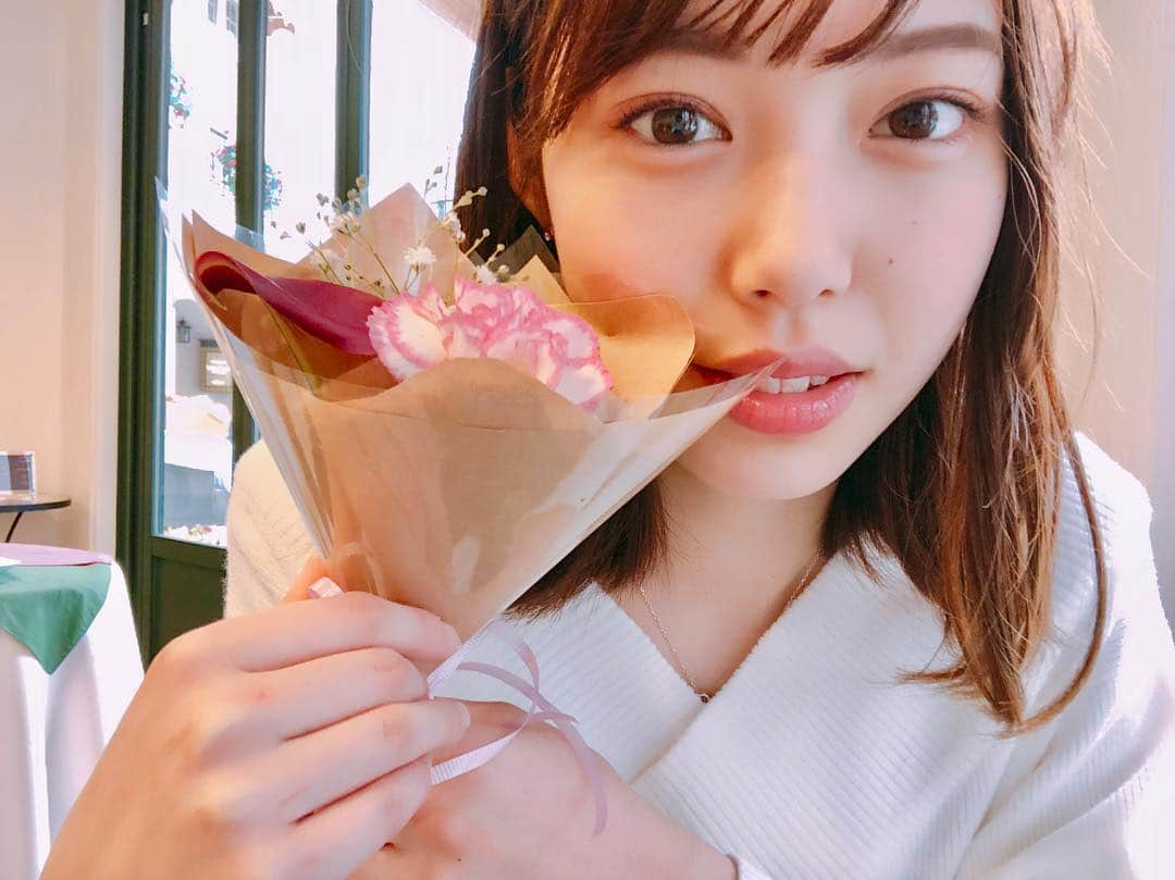 牧村里奈さんのインスタグラム写真 - (牧村里奈Instagram)「. 遅くなっちゃいましたが… あけましておめでとうございます😌 . 今年はもっともっとレベルアップできるように頑張ります‼︎ . 2019年もよろしくお願いします❤︎ . #2019年#スタート#Ray#読モ#ポシュレ#よろしくお願いします」1月8日 0時18分 - m_rina28