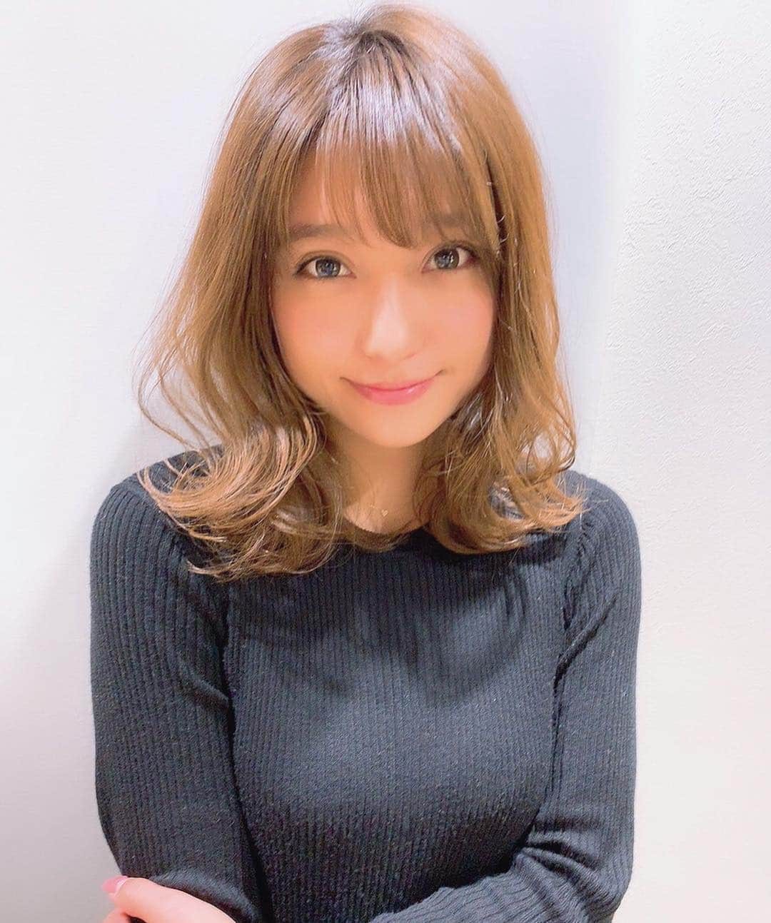 堤ゆきみのインスタグラム：「なかなか行けてなかった美容院にやっと行けた〜！カラーはまた今度で、トリートメントと前髪カット🧚🏻‍♀️川田さんいつもありがとうございます❤︎」