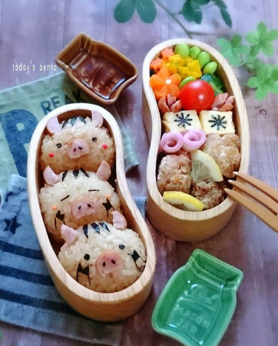 SnapDishさんのインスタグラム写真 - (SnapDishInstagram)「erinko0205さんのお料理「イノシシおにぎり弁当」 #snapdish #foodstagram #instafood #homemade #cooking #foodphotography #instayummy #料理 #おうちごはん #テーブルコーディネート #器 #暮らし　#お弁当 #おひるごはん #lunch #オベンタグラム #オベンター #obento　#イノシシおにぎり #イノシシ #くりぬき弁当箱 #おにぎり #学童弁当 #子供弁当 #小学生弁当 https://snapdish.co/d/SCDnPa」1月8日 7時00分 - snapdish