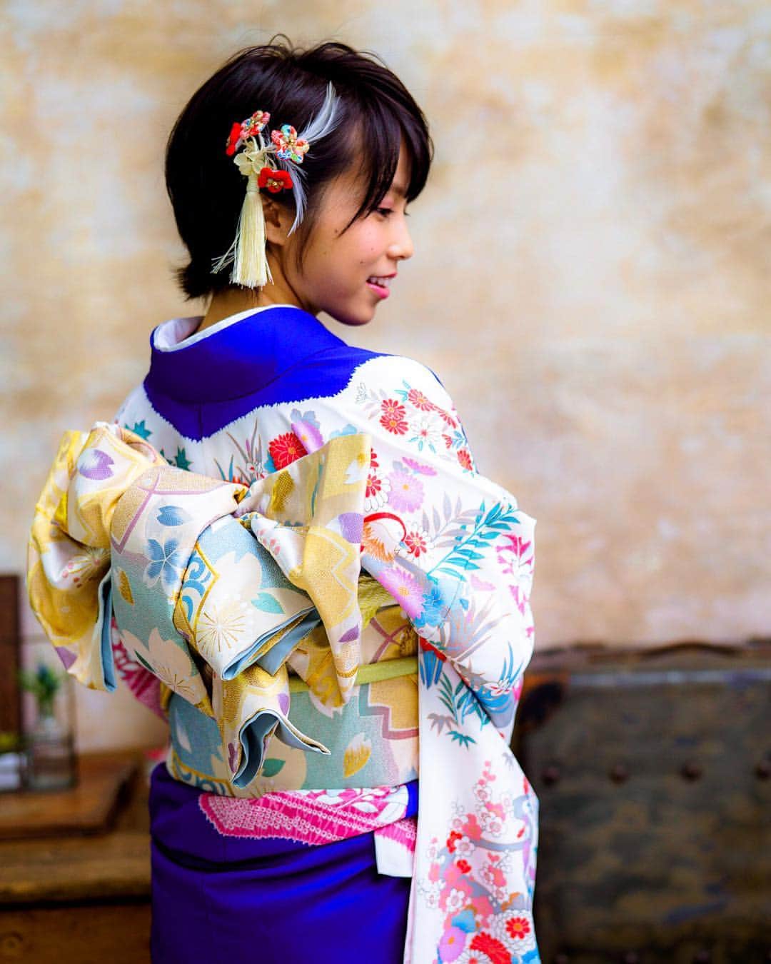 犬童美乃梨さんのインスタグラム写真 - (犬童美乃梨Instagram)「この間着た振袖、この袖と帯がとっても気にいっています⛩🎍 . . #お正月 #振袖 #青の振袖 #和柄 #帯 #着物 #japanesegirl  #kimono #culture」1月8日 10時51分 - minudo