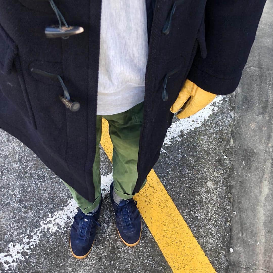 the.daily.obsessionsさんのインスタグラム写真 - (the.daily.obsessionsInstagram)「Today's Outfit. ↓ ＊#INVERTERE #JoshuaEllis Newton Abbot Duffle Coat ＊70's Vintage #Champion Solid Tag Reverse Weave Sweat Shirt ＊#Hanes Thermal L/S Top ＊#DENTS Unlined Peccary Leather Gloves ＊70's Vintage U.S.Army Fatigue Pants ＊80's Vintage #adidas Tobacco Made in France」1月8日 10時59分 - the.daily.obsessions