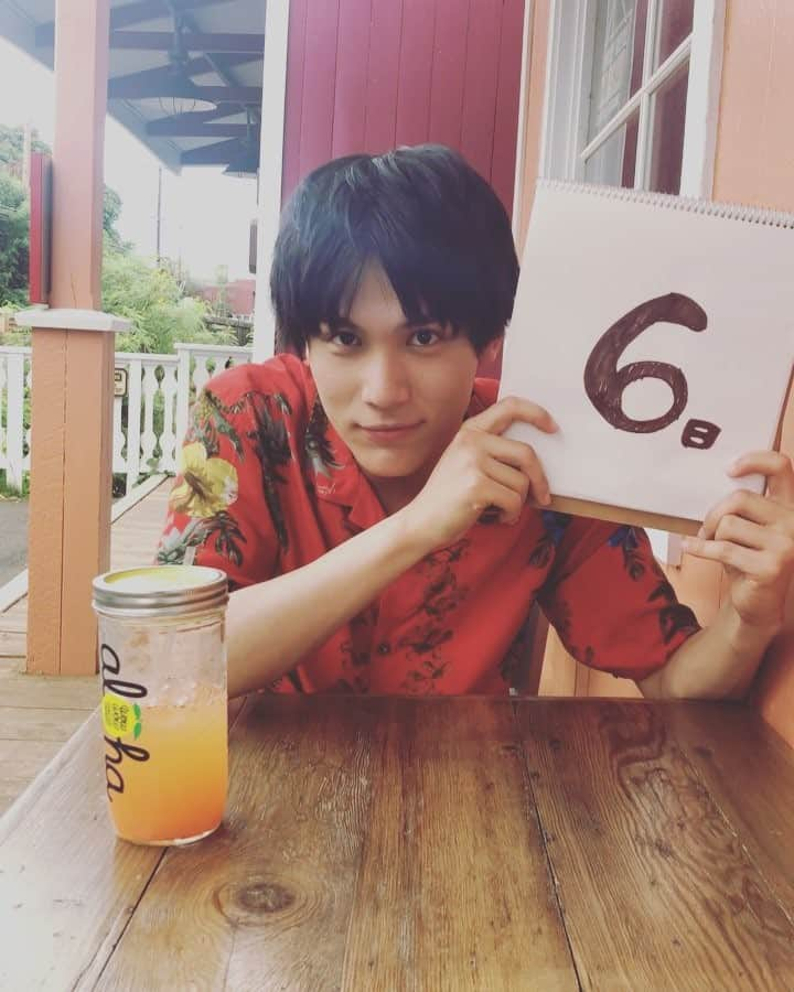 中川大志 のインスタグラム：「写真集『maka hou』発売日まであと6日🌺✨ #はたちの大志 #中川大志 #写真集 #hawaii #はたち #makahou #holoholo」