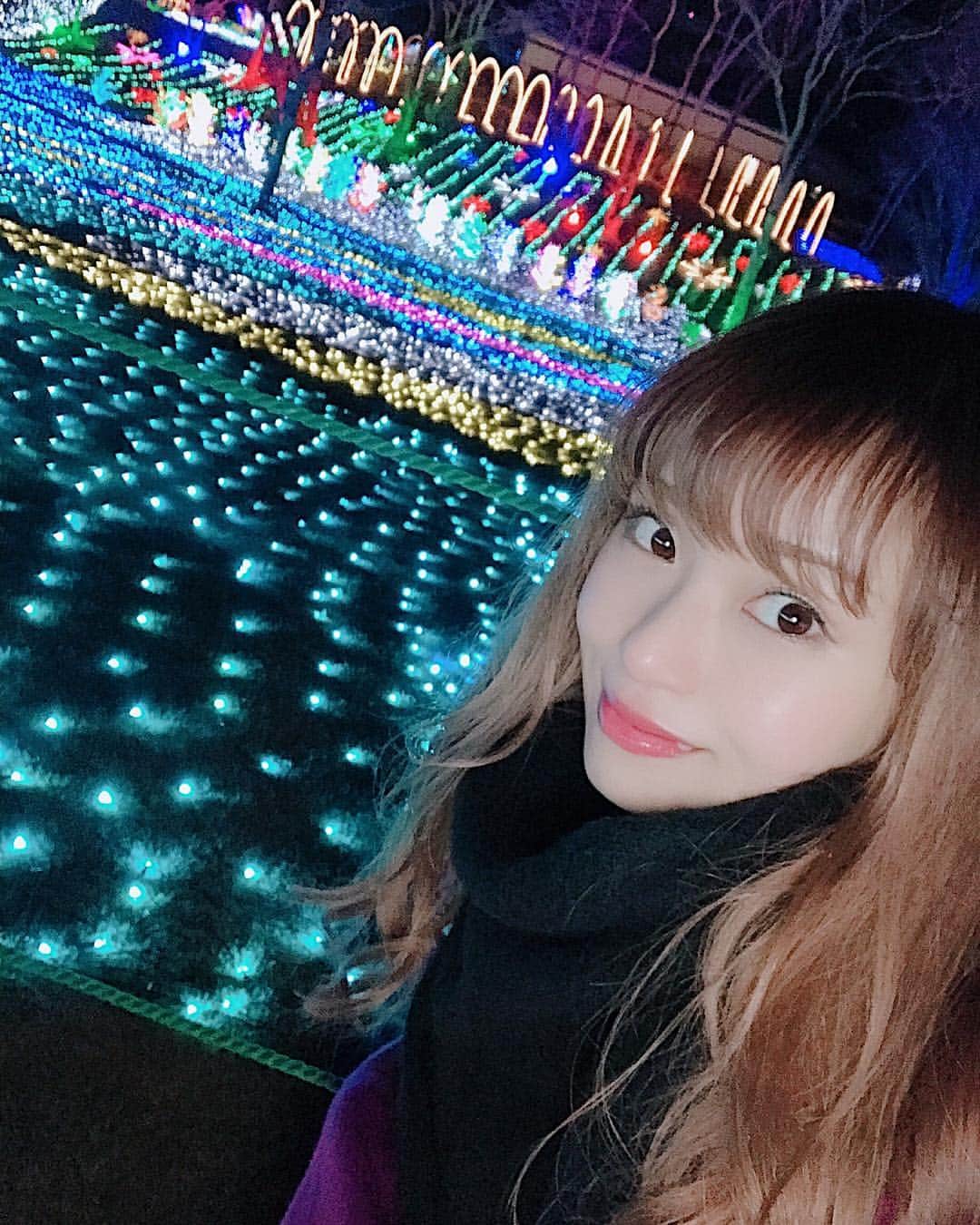 藤綾乃さんのインスタグラム写真 - (藤綾乃Instagram)「ㅤㅤㅤㅤㅤㅤㅤㅤㅤㅤㅤㅤㅤ ㅤㅤㅤㅤㅤㅤㅤㅤㅤㅤㅤㅤㅤ  今年もやってきましたドイツ村💜 最高に綺麗だった(*´Д｀*)✨ ㅤㅤㅤㅤㅤㅤㅤㅤㅤㅤㅤㅤㅤ それと、休日だったのに空いててびっくり！  貸切みたいで嬉しくて ...