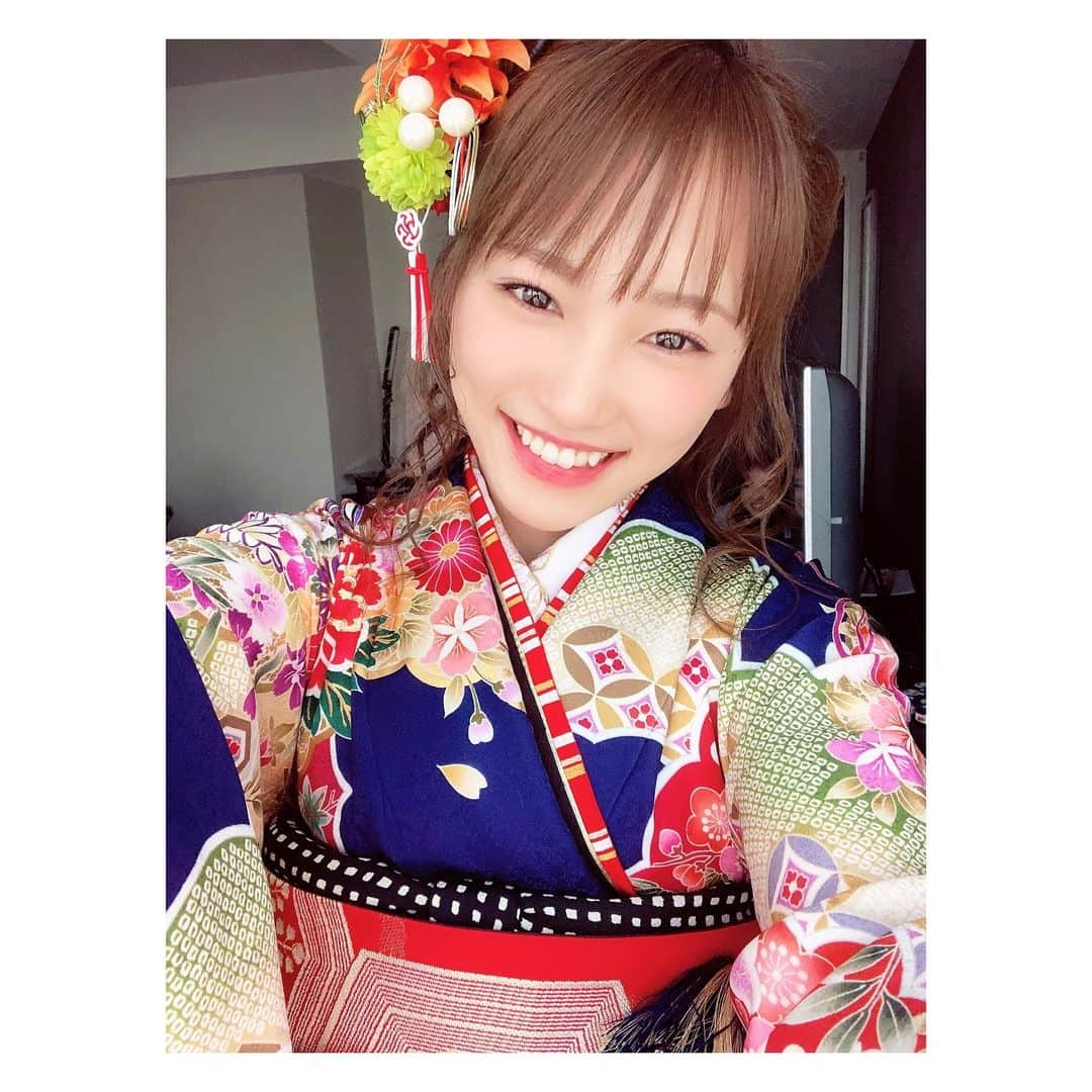 川栄李奈さんのインスタグラム写真 - (川栄李奈Instagram)「今日は西善さんのお着物☺︎ #どこかに写り込むジャーマネさん」1月8日 13時31分 - rina_kawaei.official