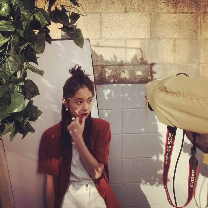 堀田さんちの真由さん。（堀田真由）のインスタグラム：「撮影中です。 #2019 #宜しくお願い致します #ar_magazine  #撮影 #堀田真由」