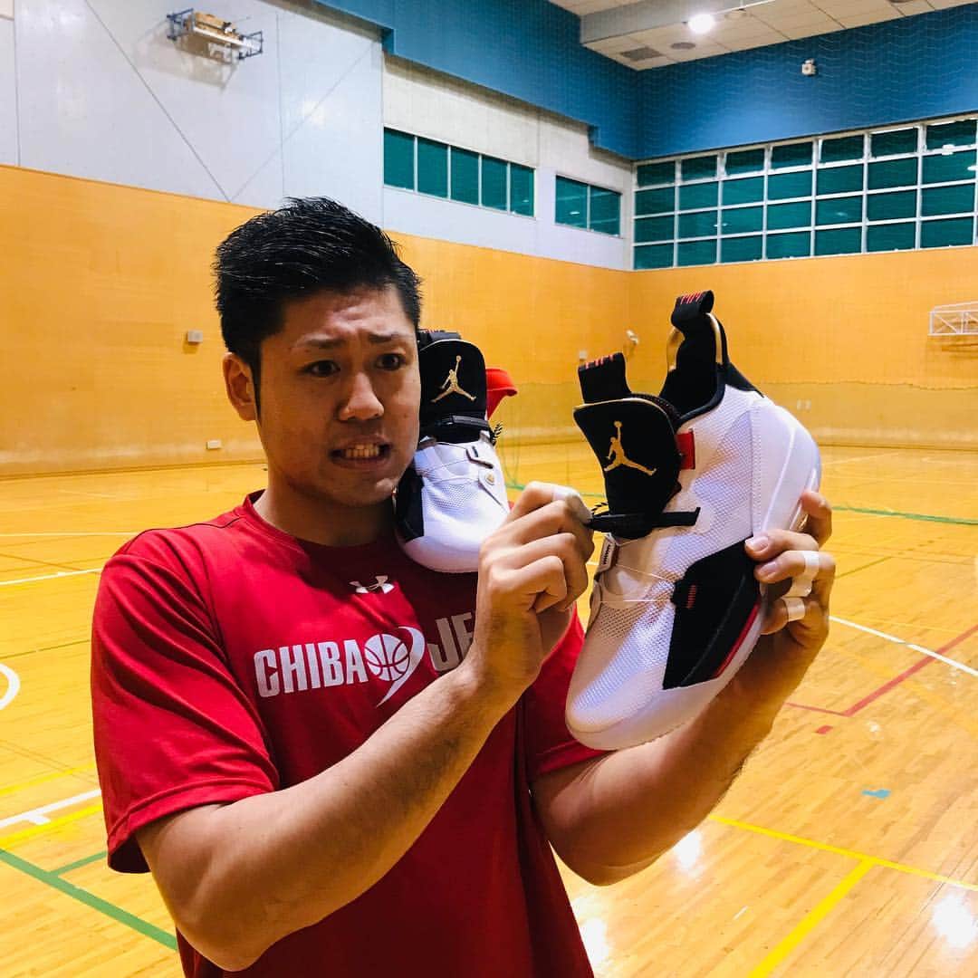 田口成浩のインスタグラム：「#ヒモがすごい #カッコいい #AJ33 #ジョーダン」