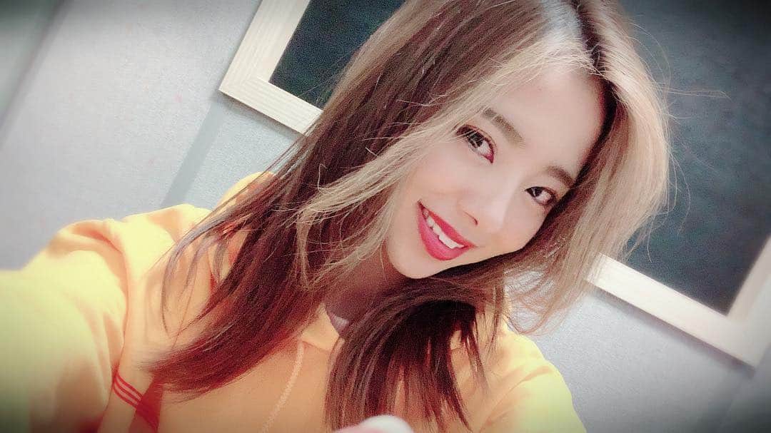 のインスタグラム：「Hello🌞 カラーしていい色になりました。 いつもありがとうございます🌻  #MAHIRO  #真洋 #마히로 #銀座garden」
