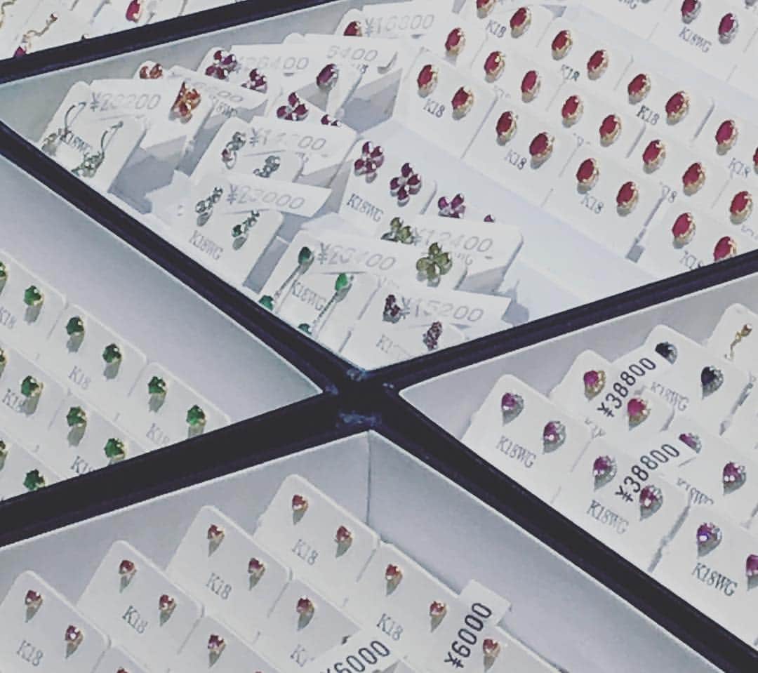 二ノ宮知子さんのインスタグラム写真 - (二ノ宮知子Instagram)「国際宝飾展に取材へ。 セミナーを受けたり宝飾展を見たりで忙しい一日でした。。 #国際宝飾展」1月24日 1時59分 - tomokoninomiyaa