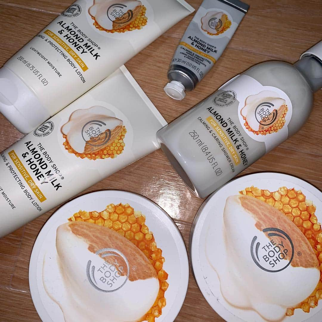 丸元美緒のインスタグラム：「収集癖🐝... #thebodyshop  #almondmilkandhoney」