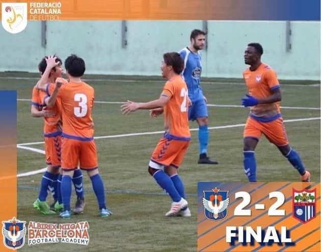 Alb Barcelona Football Academyのインスタグラム：「【試合結果〜第15節】 上位対決は、白熱のドロー😣 今節は、現在2位のチームとの対戦でした🔥 この大一番でこの男が、またまたやってくれた‼️ チーム最年少Syunki‼️値千金の2ゴール⚽️⚽️ 監督から絶大な信頼を得る男が、その信頼に答える堂々たる活躍🔥🔥 勝ちきれなかったのが、本当に悔しいゲームでした😖  次こそ❗️みんなで勝ちたい‼️ 応援宜しくお願いします‼️🙇‍♂️ #albirexniigatabarcelona #albirexniigata #albirexniigatasingapore #aibirex #niigata #barcelona #soccer #アルビレックス #アルビレックス新潟 #アルビレックス新潟シンガポール #アルビレックス新潟バルセロナ #新潟 #バルセロナ #アイシテルニイガタ #サッカー好きな人とつながりたい #サッカー留学 #語学留学 #就職 #サッカー業界 #サッカー #スポーツビジネス #スポーツマネジメント #チームマネジメント」