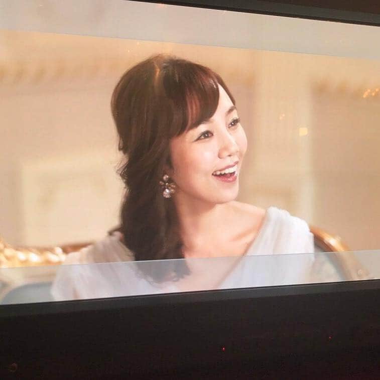 咲妃みゆのインスタグラム：「今日も寒いですね❄️ どなた様もご自愛くださいませ😌 . 本日より、ディズニー★JCBカード 様の10周年記念のテーマソング「True To You」が配信スタートです🎵 . お一人でも多くの方々にお聴き頂けますように…☺️💕 . #ディズニー #JCB #anniversary #truetoyou ✨」