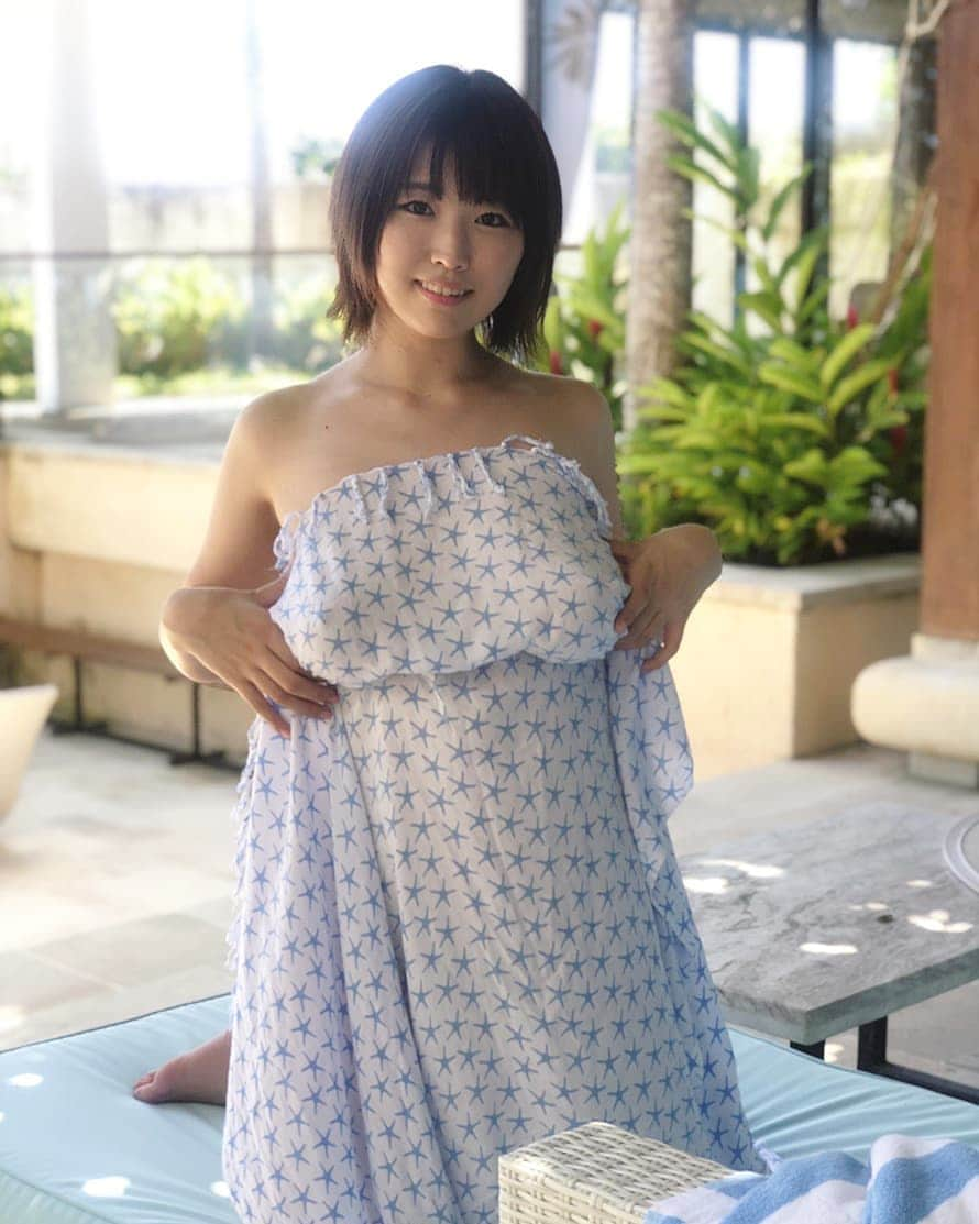 松本菜奈実のインスタグラム：「写真集＆DVDお楽しみにね🌷」