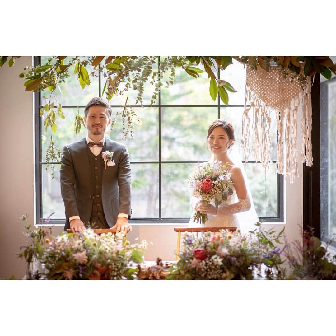 lso_wdのインスタグラム：「produced by @life_style_order Groom's costume... . . #結婚式#新郎#新郎衣装#新郎コーデ#タキシード#ウエディングスーツ#花嫁#プレ花嫁#カジュアルウエディング#結婚準備#花嫁準備#ウエディングニュース#ウエディングドレス#結婚式準備#2019春婚#2019夏婚 #2019秋婚#2019冬婚#結婚式レポ #wedding#groom#lso_wd」