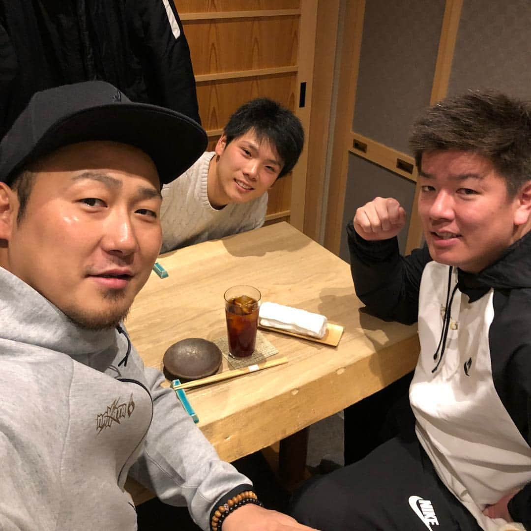 中田翔さんのインスタグラム写真 - (中田翔Instagram)「今日は同級生で飯！！ ここの寿司おいしい！！笑」1月9日 21時15分 - shonakata_official