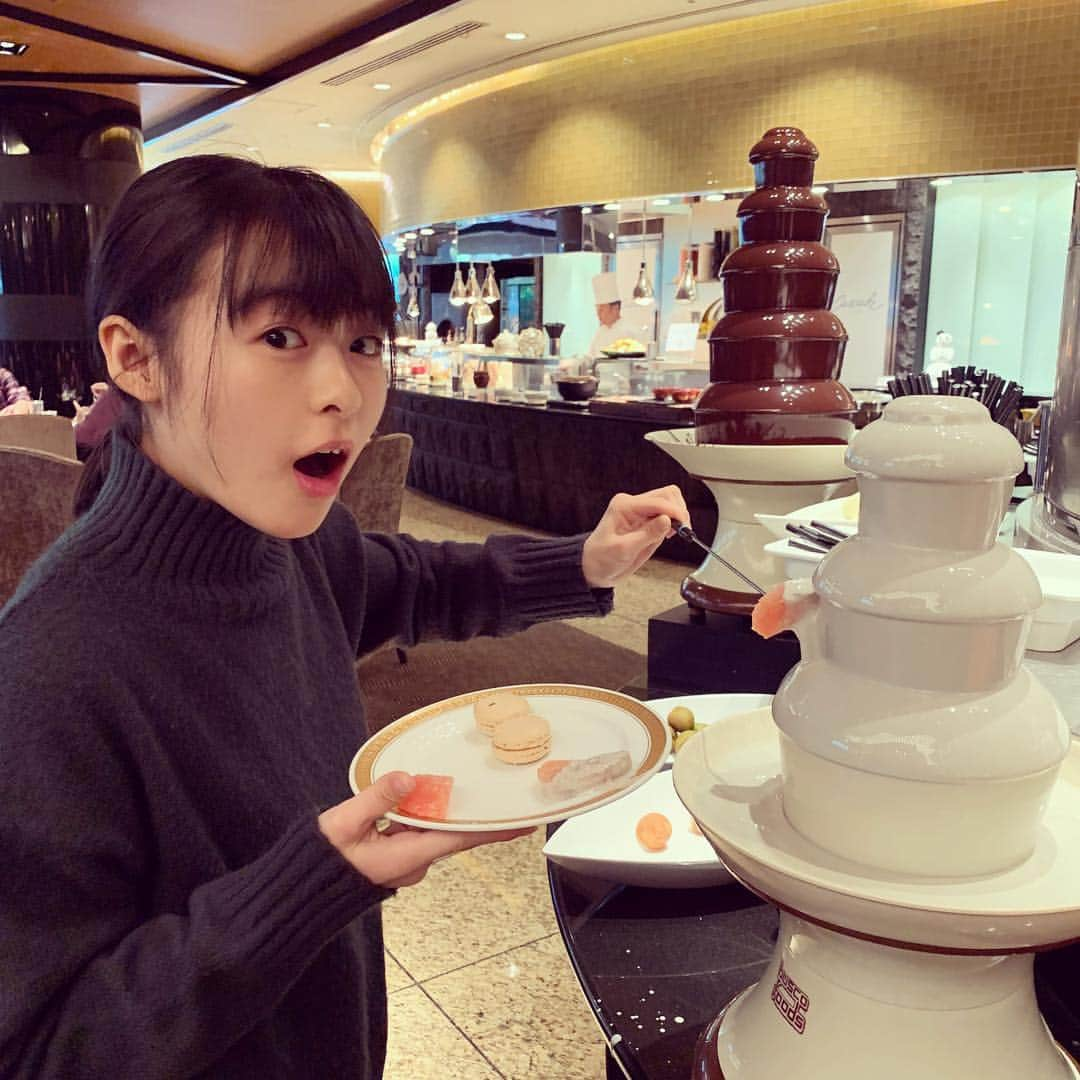 森七菜さんのインスタグラム写真 - (森七菜Instagram)「チョコレートファウンテン🍫 ごまチョコにハマってました〜！ ！  #つかの間の幸せ #ごまチョコ #チョコレートファウンテン #もりなな #森七菜」1月9日 22時34分 - morinana_official