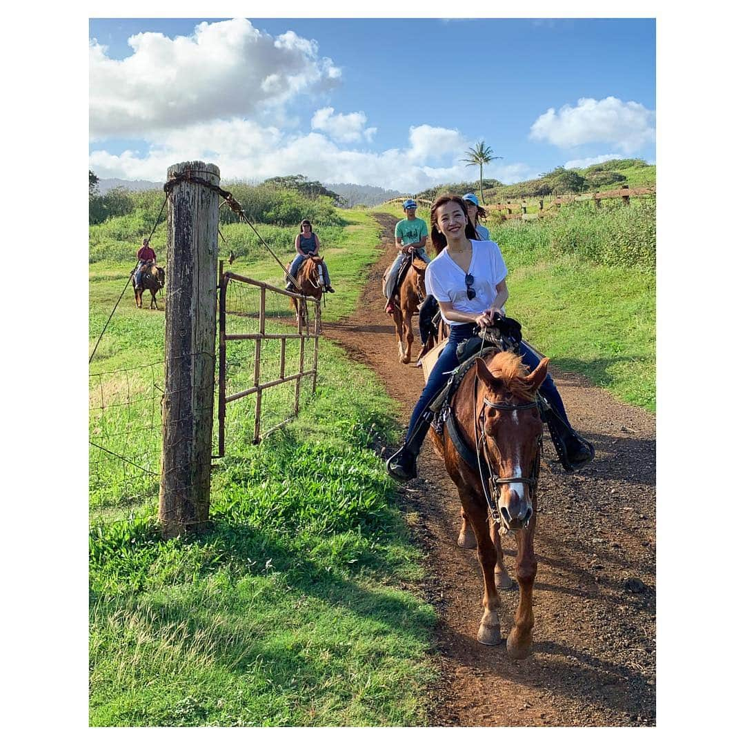 板野友美さんのインスタグラム写真 - (板野友美Instagram)「かなりハイテンションな私🐎💕🥺 MAKANAちゃん早い♪  #旅日記」1月9日 23時06分 - tomo.i_0703