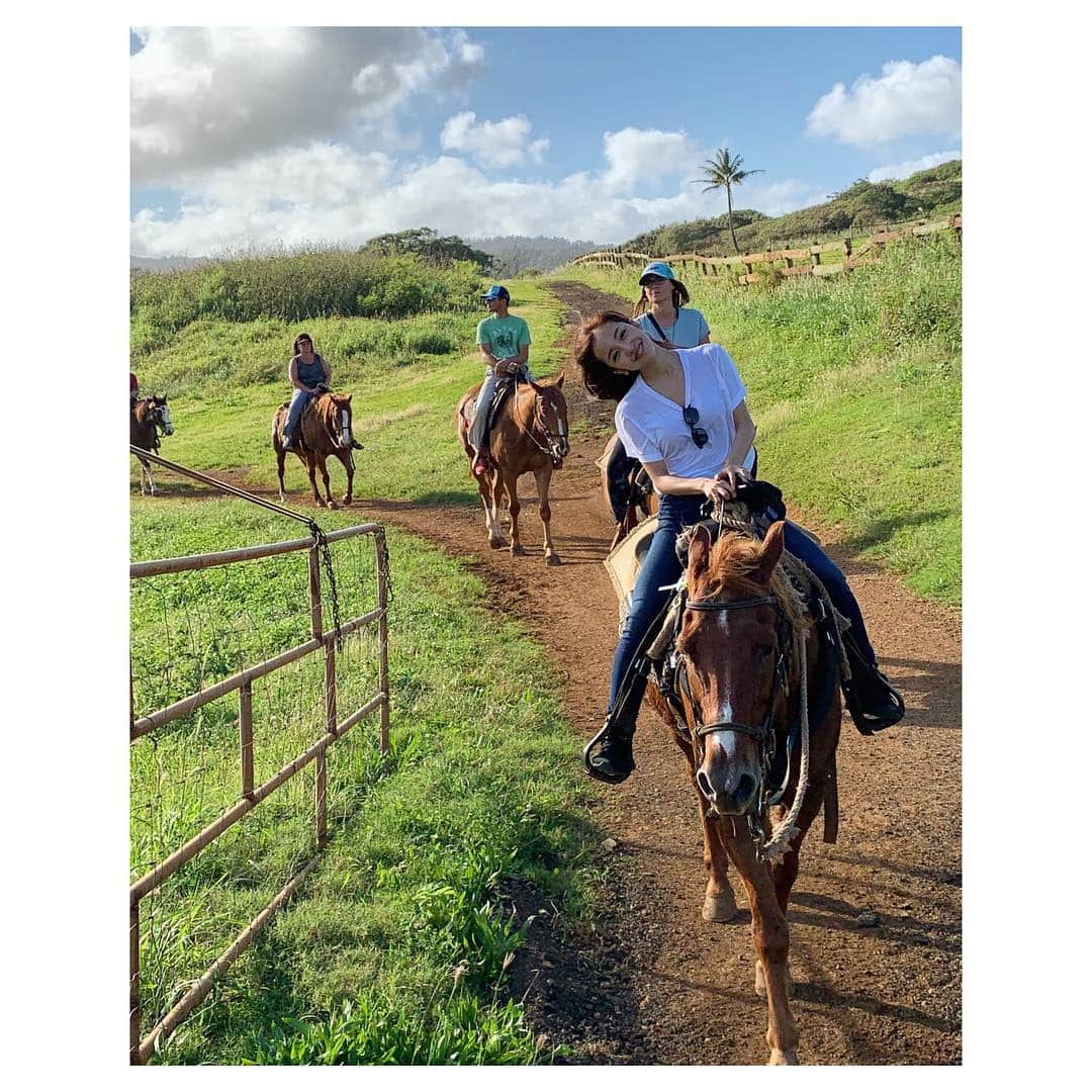 板野友美さんのインスタグラム写真 - (板野友美Instagram)「かなりハイテンションな私🐎💕🥺 MAKANAちゃん早い♪  #旅日記」1月9日 23時06分 - tomo.i_0703