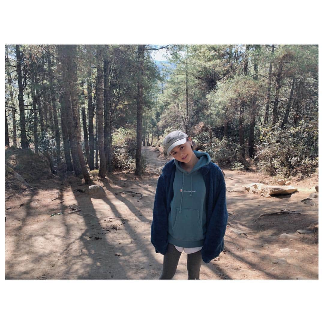 玉城ティナさんのインスタグラム写真 - (玉城ティナInstagram)「⛰やった事なくてアクティブな、登山してみた⛰やればできるらしいって思った⛰」1月9日 23時14分 - tinapouty