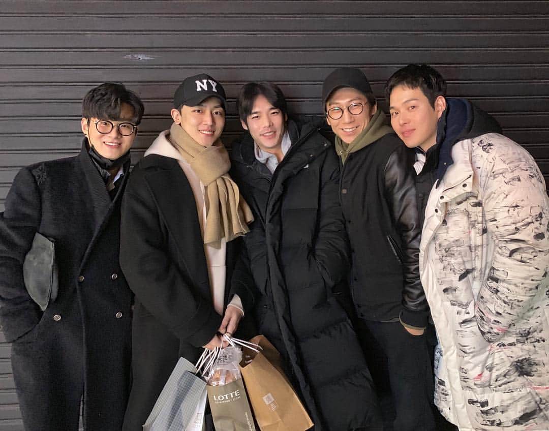 チャン・ジェホのインスタグラム：「만나서, 카톡으로, 메세지로, 댓글로 생일 축하해주신 모든분들 고맙습니다!! 🎂 #20190108」