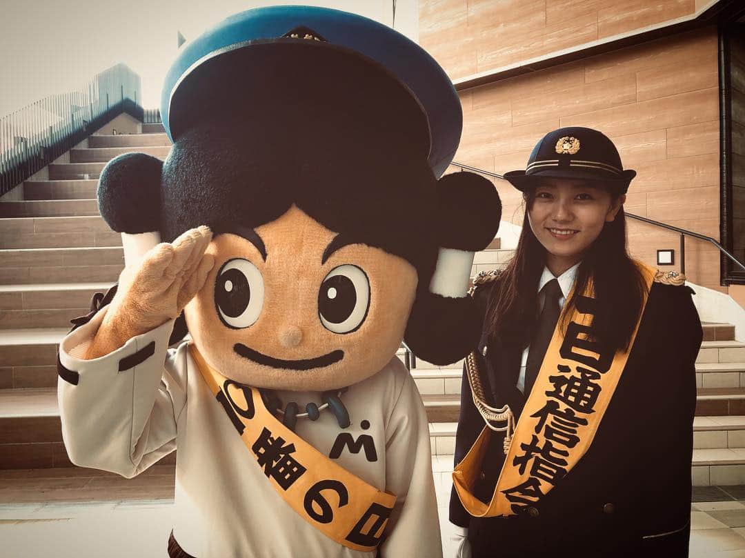 工藤綾乃のインスタグラム：「今日は110番の日。 宮崎で1日通信指令官を務めさせていただきました👏🏻 地元でお仕事できるのは本当にパワーになります。 知事にもお会いしました。 #110#宮崎県」