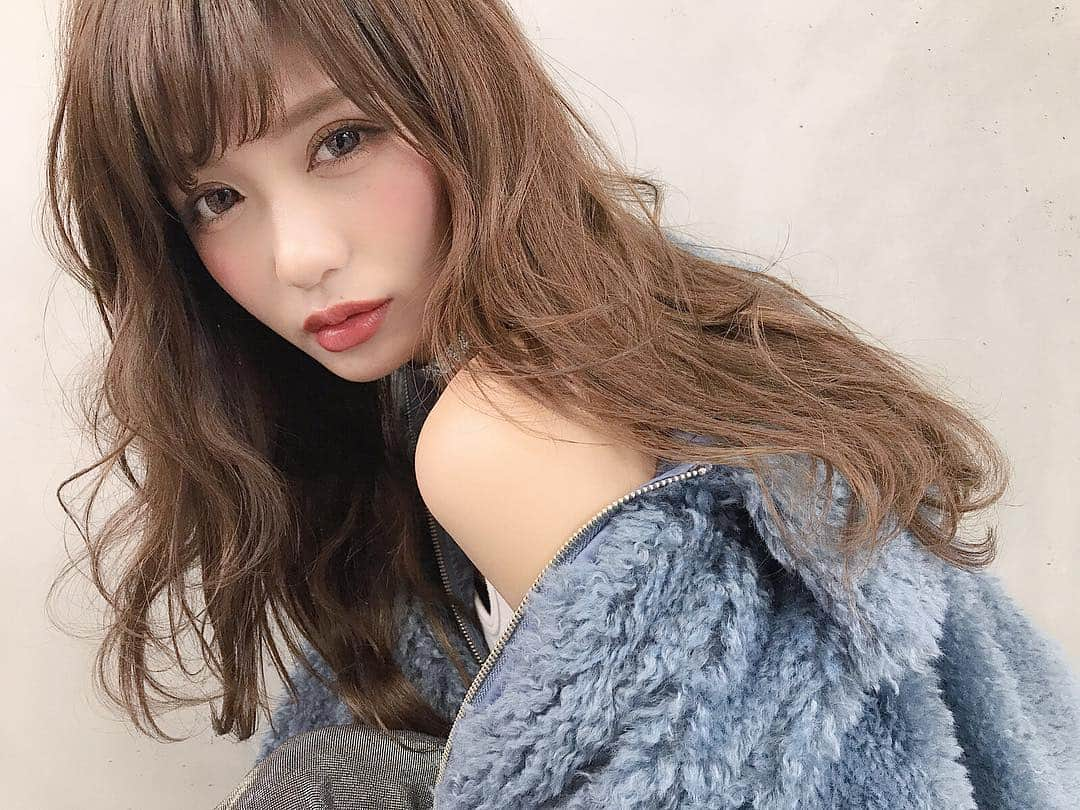 伊藤実祐さんのインスタグラム写真 - (伊藤実祐Instagram)「. . 出し惜しみしすぎた 成さんデータ🙊💓 . なしてこんなにもセンスいいんか。 来月のセミナーも楽しみやな🤤 @naruoka1222 . . しかし昨日の寄り合い楽し過ぎた♥️ . 大人になってから、 これからも仲良くしたいと思える 友達が出来るってそうない。 . つまり、最高。つまり、幸せ。🙆‍♂️💓w . つまり、#ハッピーアイスクリーム 🙌🏼🍦 ww . . #TOKYOcreatist #伊藤実祐 #いとうみゆ #みゆちゃい . . そんなことゆーてたら ゆきんこ @128yukinco からLINEきた❤︎❤︎❤︎ #毎日連絡とってる疑惑 #カレカノ .」1月10日 20時17分 - miyu.61