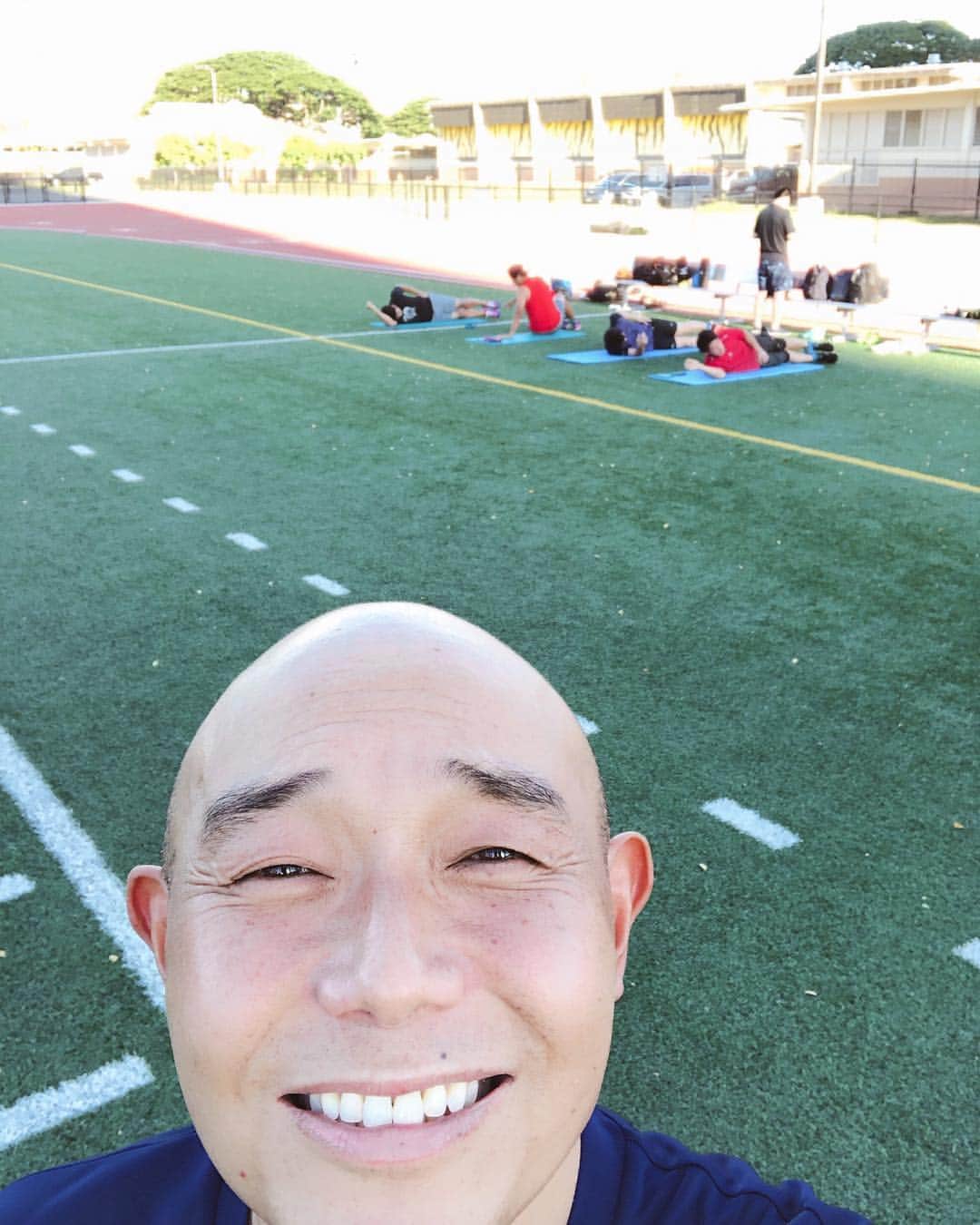 そうすけのインスタグラム：「・ ハワイで自主中の菅野智ちゃんを訪問 今シーズンも大活躍の予感！  #ハワイ #自主トレ #菅野智之投手 #宮國椋丞投手 #桜井俊貴投手 #中川皓太投手 #読売ジャイアンツ #ダッシュ1本一緒に走りバテたハゲ」
