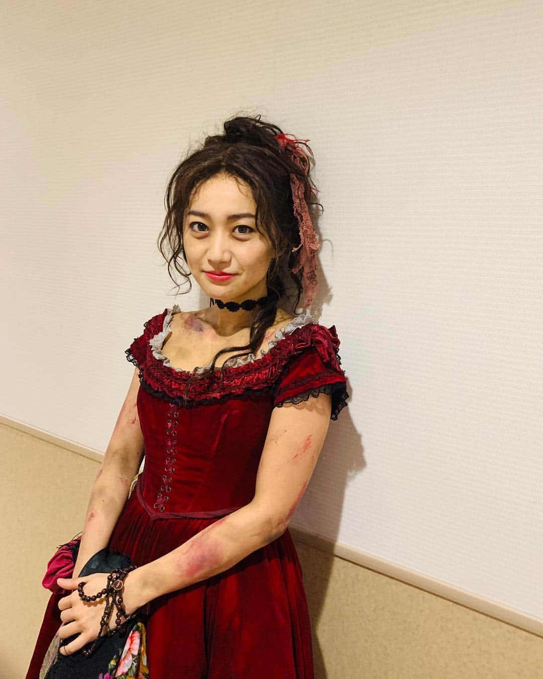 大島優子さんのインスタグラム写真 - (大島優子Instagram)「昨夜、無事に初日が開幕されて きょうは2日目となります  傷、痣だらけのソーニャ💥  いってきまーす！！ #罪と罰 #ソーニャ」1月10日 17時49分 - yuk00shima